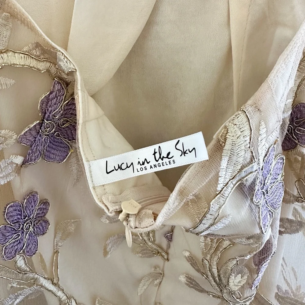 Lucy In The Sky - Picture 4 of 6